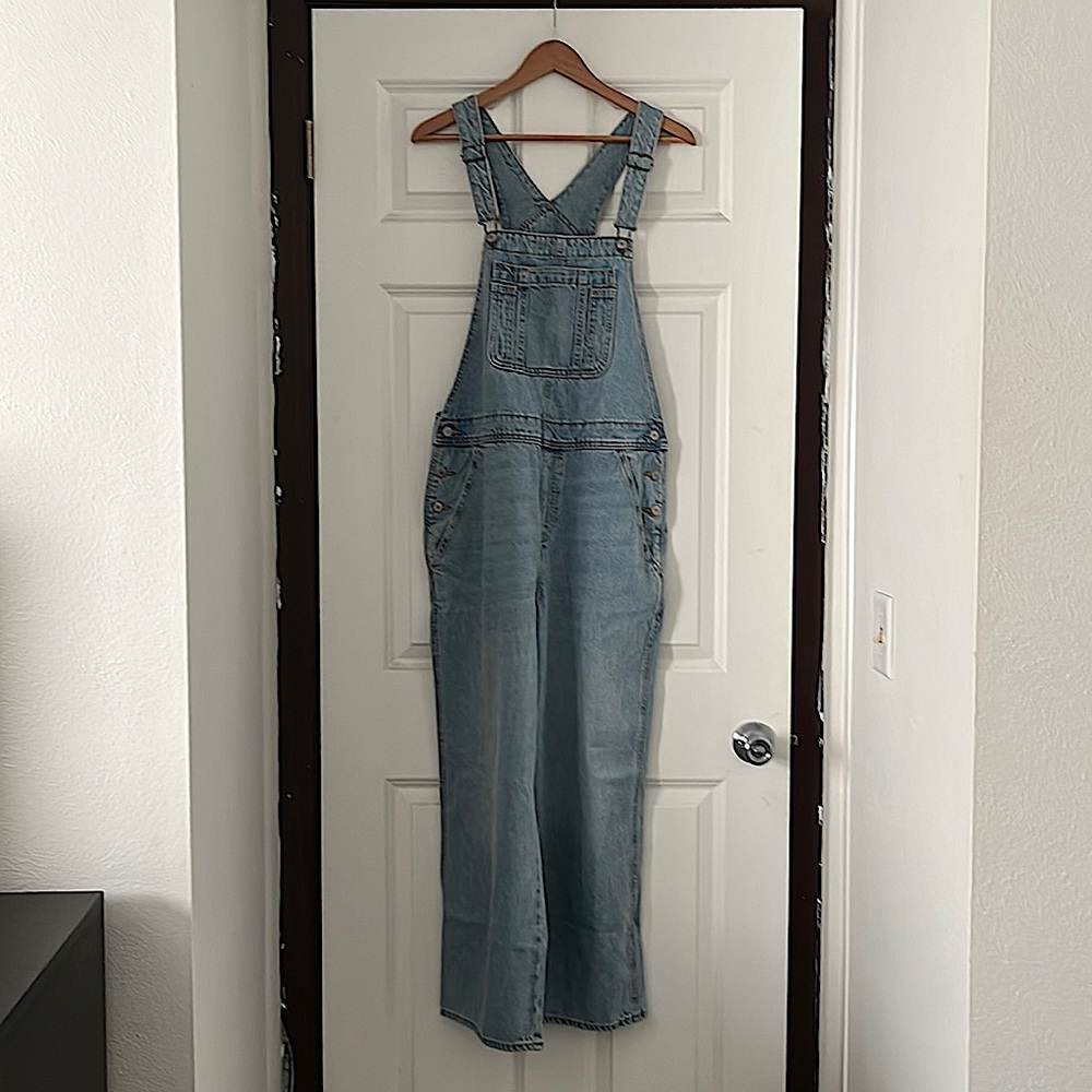 OLD NAVY women’s straight leg overalls NWOT